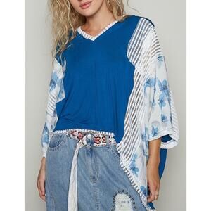 POL Crochet Detail Floral V Neck Oversized Top Tunic Blue White Size Medium